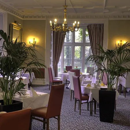 Hall 3* Monk Fryston