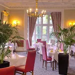 Hall 3* Monk Fryston
